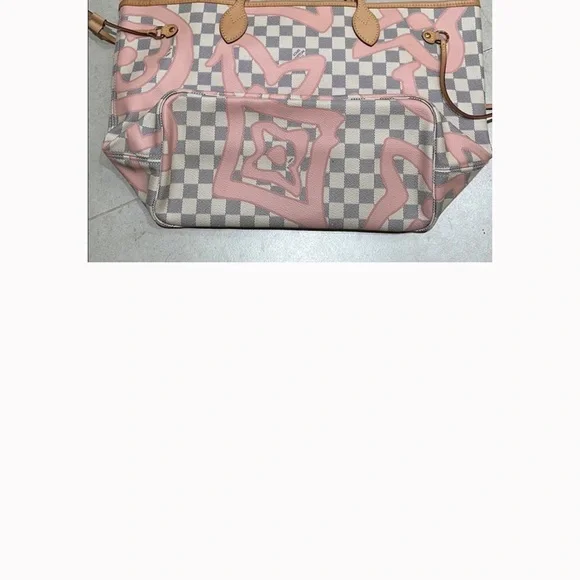 Rare Louis Vuitton women’s purse not made/sold  anymore authentic - Picture 9 of 12